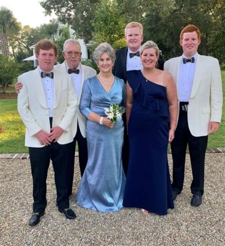 Wiki-Bio, career, net worth, husband, kids, physical traits.